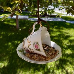 Thrifted tea cup bird feeder DIY - complete